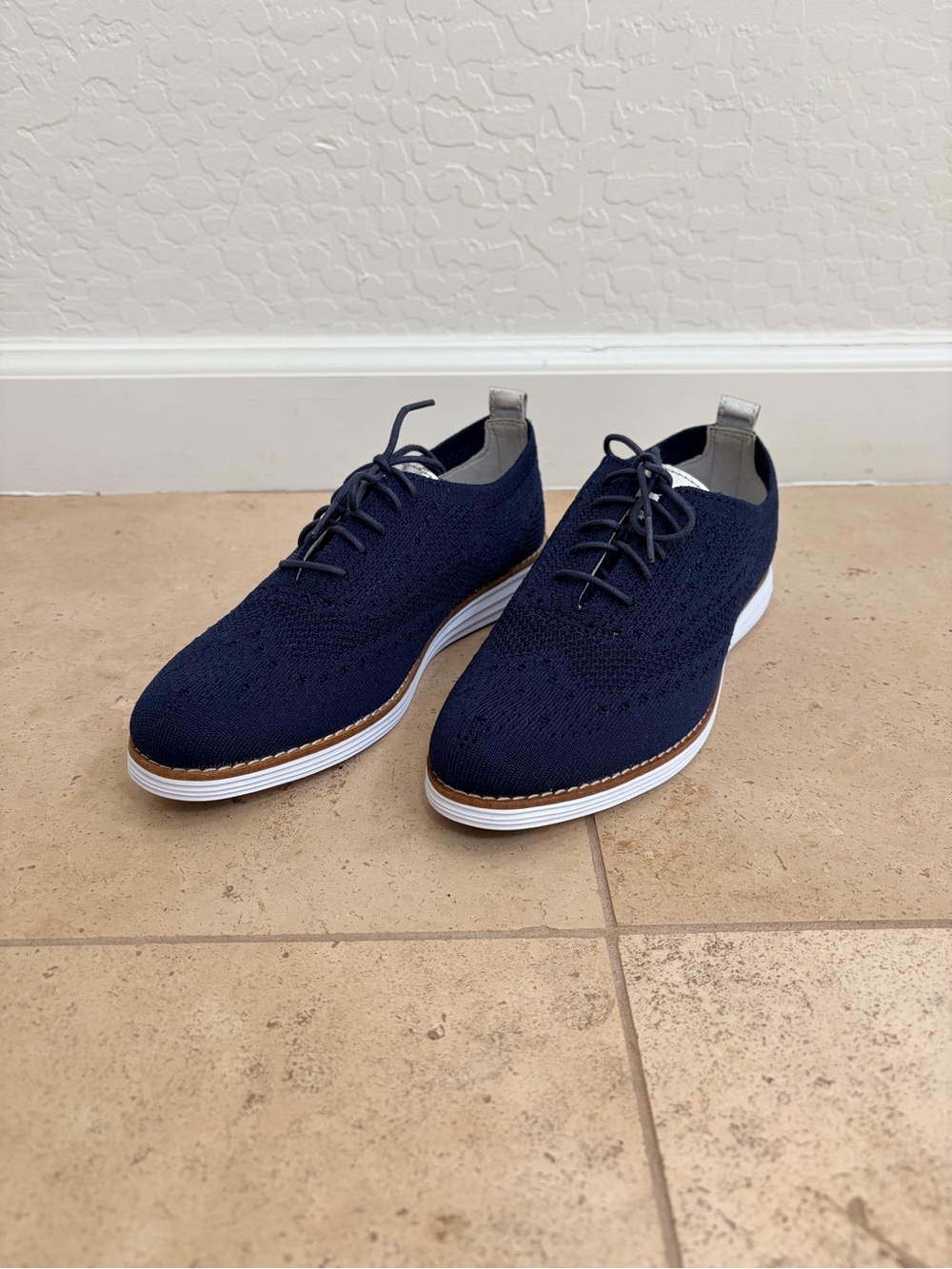 Cole Haan Women’s Originalgrand Stitchlite Wingtip Oxford, Navy and Silver, 8M